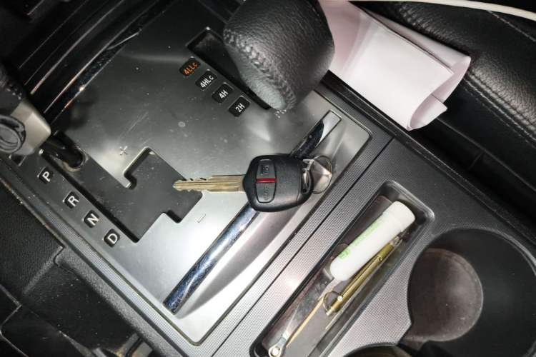 Used Mitsubishi Pajero 2012 3.0L Elite Edition Vehicle Key