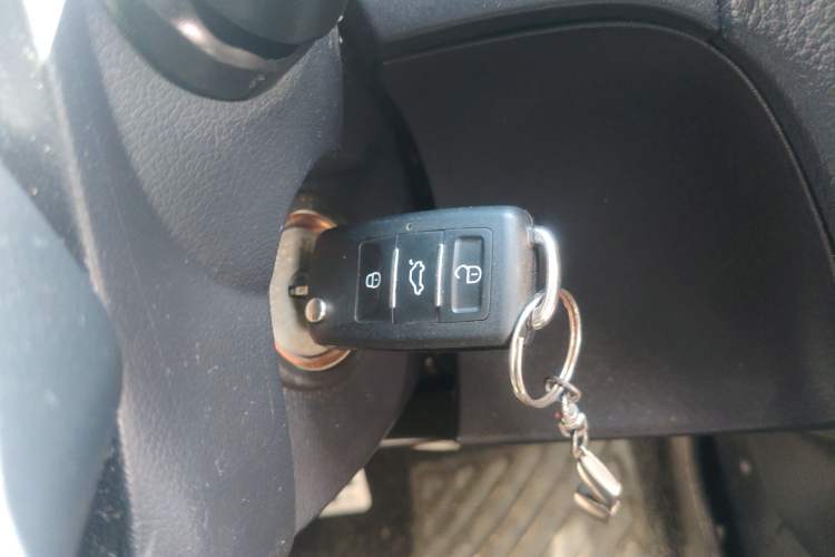 Used Mitsubishi Pajero 2012 3.0L Elite Edition Vehicle Key
