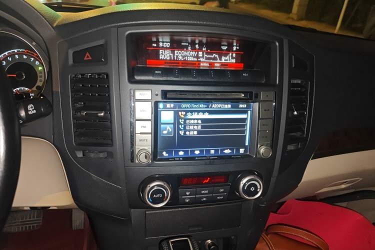 Used Mitsubishi Pajero 2012 3.0L Elite Upgrade Edition Audio And AC Panel