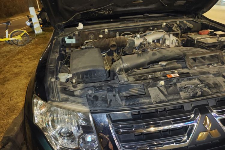 Used Mitsubishi Pajero 2012 3.0L Elite Upgrade Edition Engine Bay Right