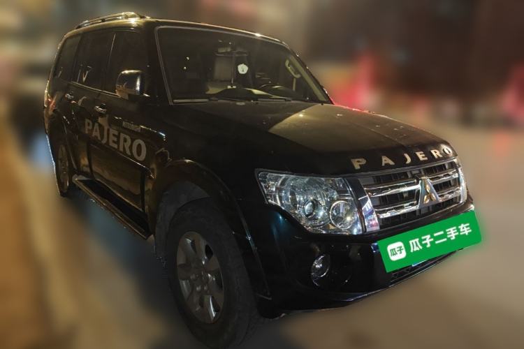 Used Mitsubishi Pajero 2012 3.0L Elite Upgrade Edition Front Right 45 Deg