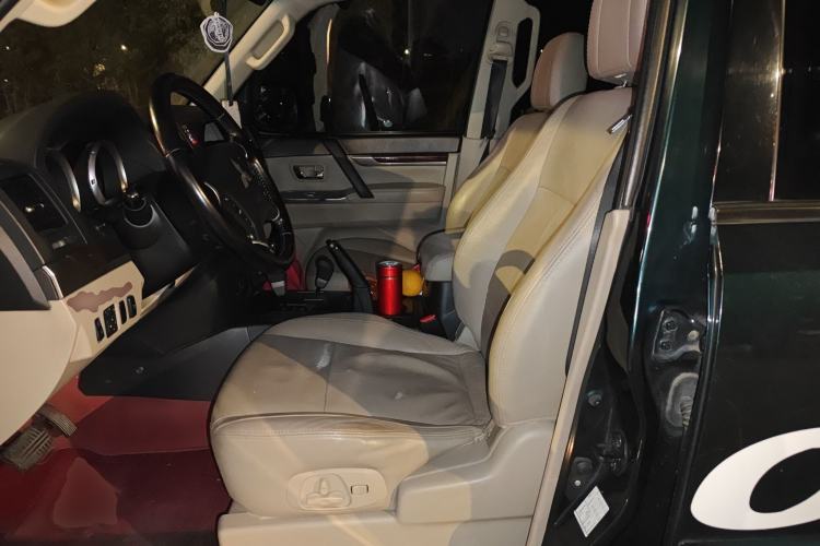 Used Mitsubishi Pajero 2012 3.0L Elite Upgrade Edition Left Front Seat