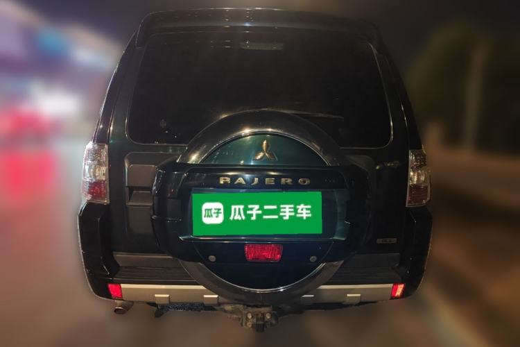 Used Mitsubishi Pajero 2012 3.0L Elite Upgrade Edition Rear