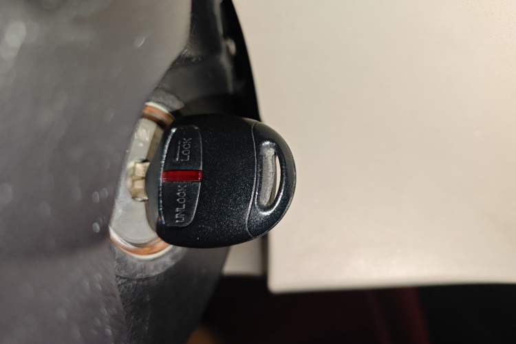 Used Mitsubishi Pajero 2012 3.0L Elite Upgrade Edition Vehicle Key