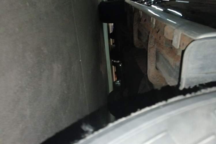 Used Mitsubishi Pajero 2012 3.0L Elite Edition Chassis Front Right