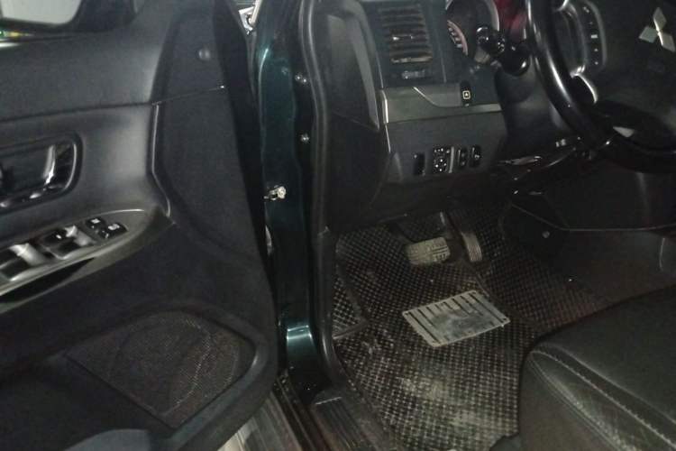 Used Mitsubishi Pajero 2012 3.0L Elite Edition Driver Seat