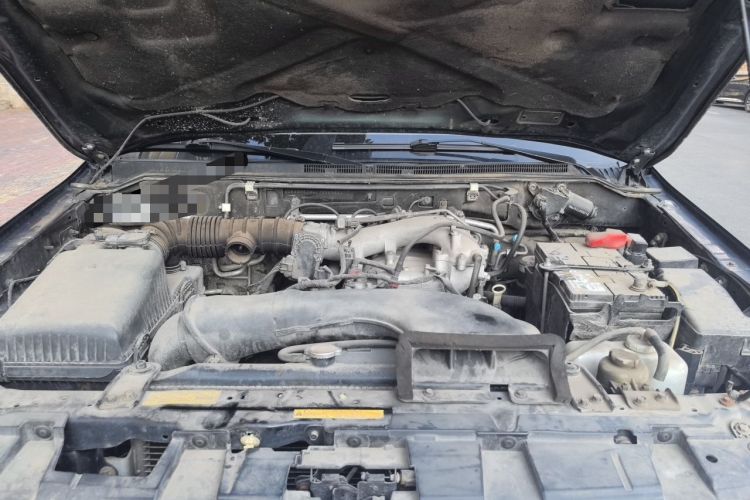 Used Mitsubishi Pajero 2012 3.0L Elite Edition Engine Bay
