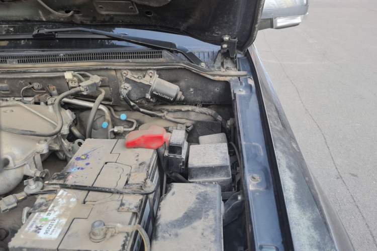 Used Mitsubishi Pajero 2012 3.0L Elite Edition Engine Bay Left