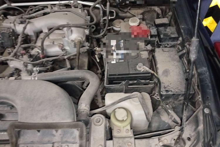 Used Mitsubishi Pajero 2012 3.0L Elite Edition Engine Bay Left