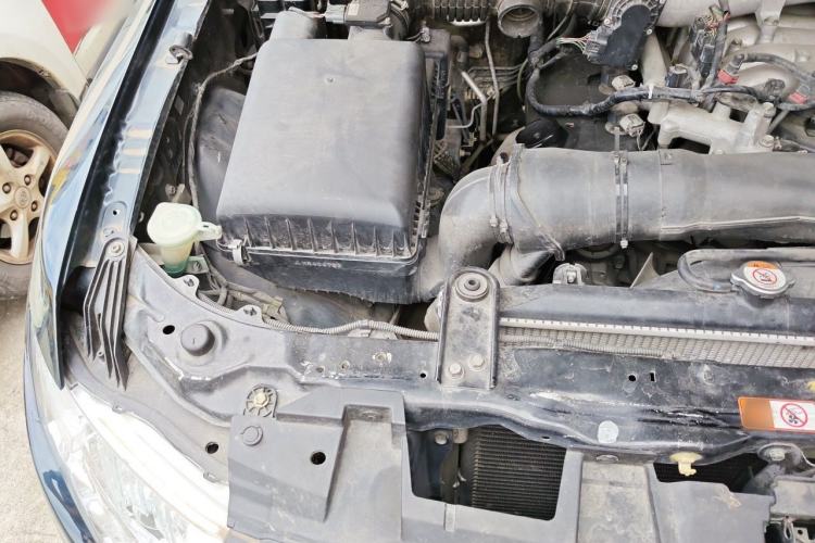 Used Mitsubishi Pajero 2012 3.0L Luxury Edition Engine Bay Right