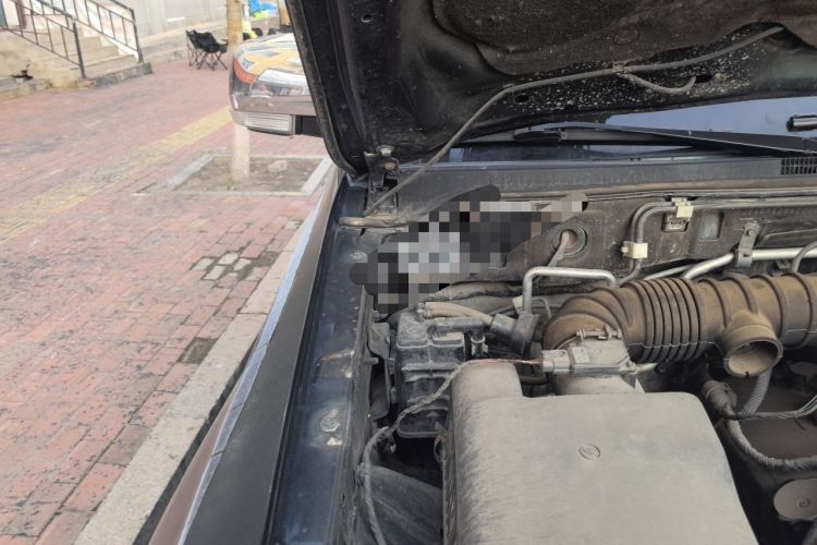 Used Mitsubishi Pajero 2012 3.0L Elite Edition Engine Bay Right