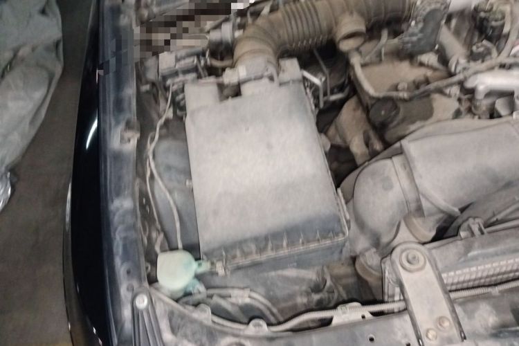 Used Mitsubishi Pajero 2012 3.0L Elite Edition Engine Bay Right