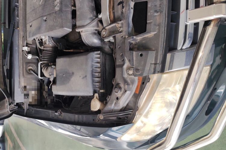 Used Mitsubishi Pajero  Engine Bay Right