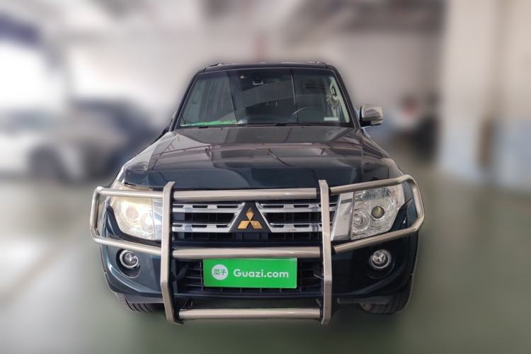 Used Mitsubishi Pajero  Front