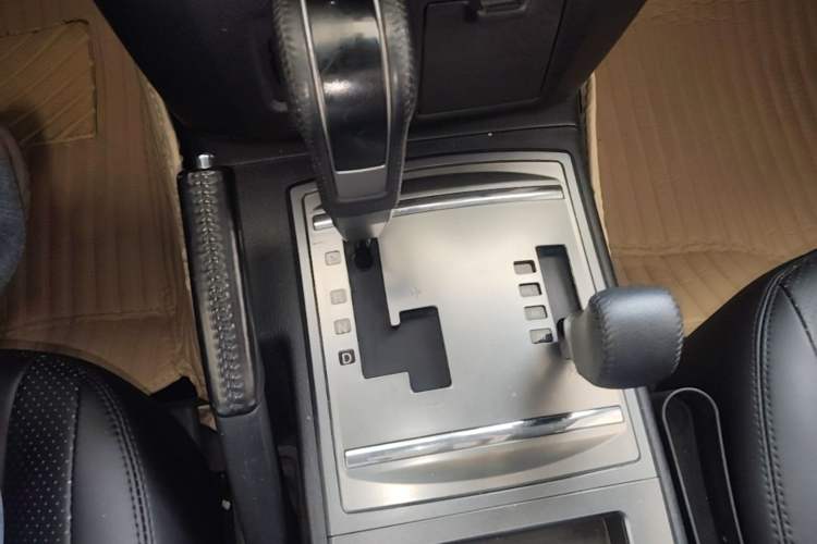 Used Mitsubishi Pajero 2012 3.0L Elite Upgrade Edition Gear Lever