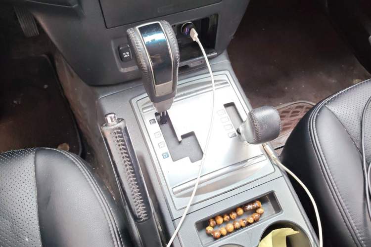 Used Mitsubishi Pajero 2012 3.0L Luxury Edition Gear Lever