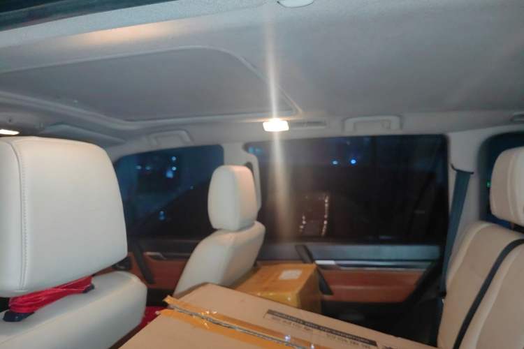 Used Mitsubishi Pajero 2012 3.0L Luxury Edition Headliner