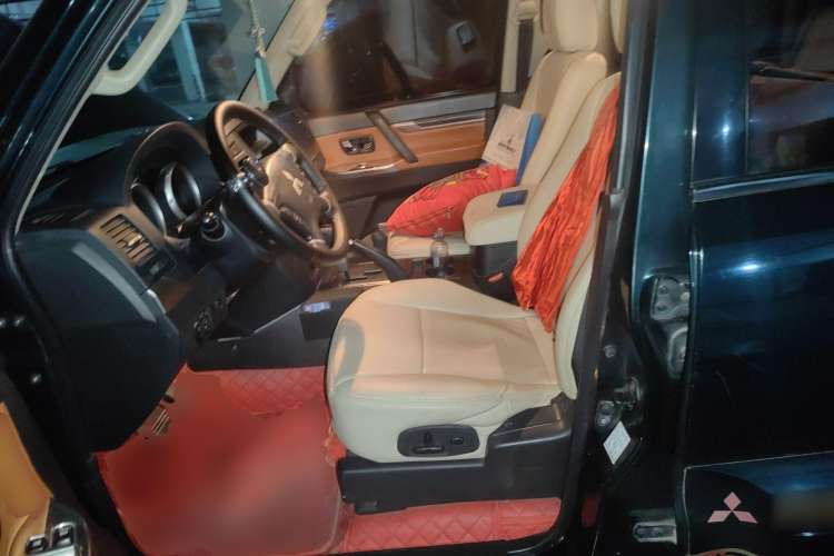 Used Mitsubishi Pajero 2012 3.0L Luxury Edition Left Front Seat