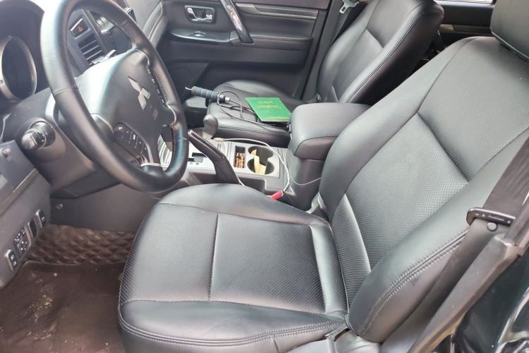 Used Mitsubishi Pajero 2012 3.0L Luxury Edition Left Front Seat