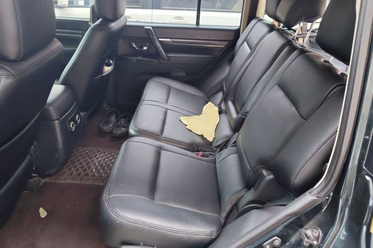 Used Mitsubishi Pajero 2012 3.0L Luxury Edition Left Rear Seat