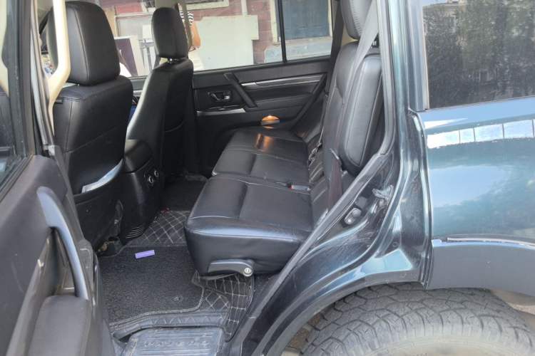 Used Mitsubishi Pajero 2012 3.0L Elite Edition Left Rear Seat