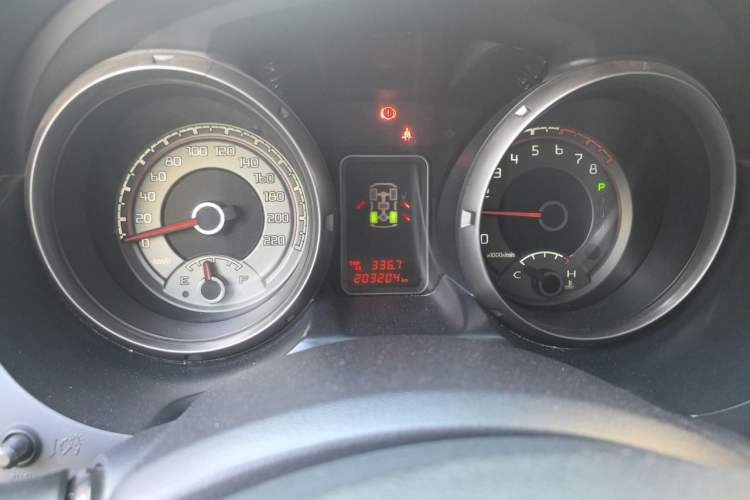 Used Mitsubishi Pajero 2012 3.0L Elite Edition Odometer Close Up