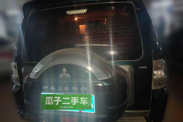 Used Mitsubishi Pajero 2012 3.0L Luxury Edition Rear