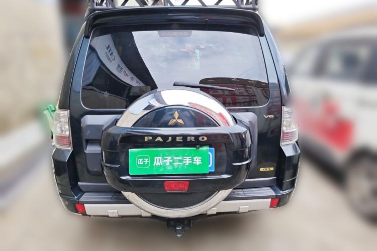 Used Mitsubishi Pajero 2012 3.0L Luxury Edition Rear