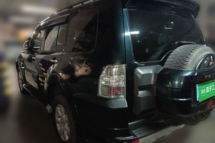 Used Mitsubishi Pajero 2012 3.0L Elite Edition Rear Left 45 Deg