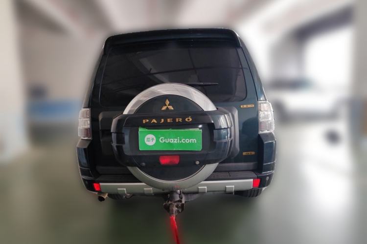 Used Mitsubishi Pajero  Rear