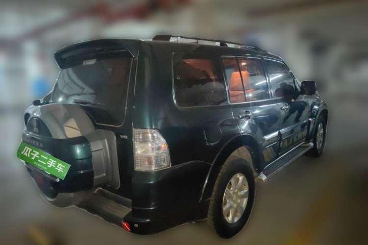 Used Mitsubishi Pajero 2012 3.0L Luxury Edition Rear Right 45 Deg