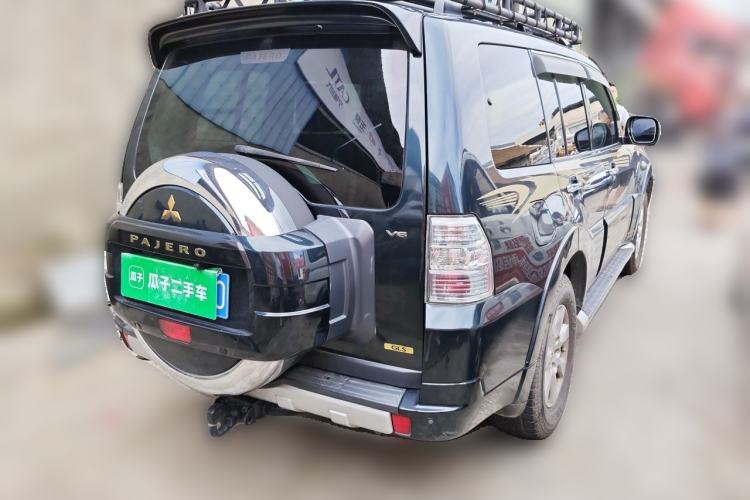 Used Mitsubishi Pajero 2012 3.0L Luxury Edition Rear Right 45 Deg