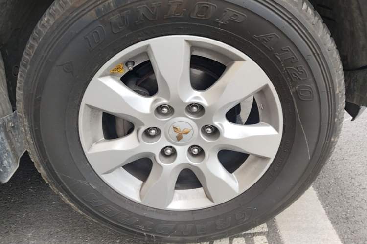 Used Mitsubishi Pajero 2012 3.0L Elite Upgrade Edition Right Front Wheel Hub
