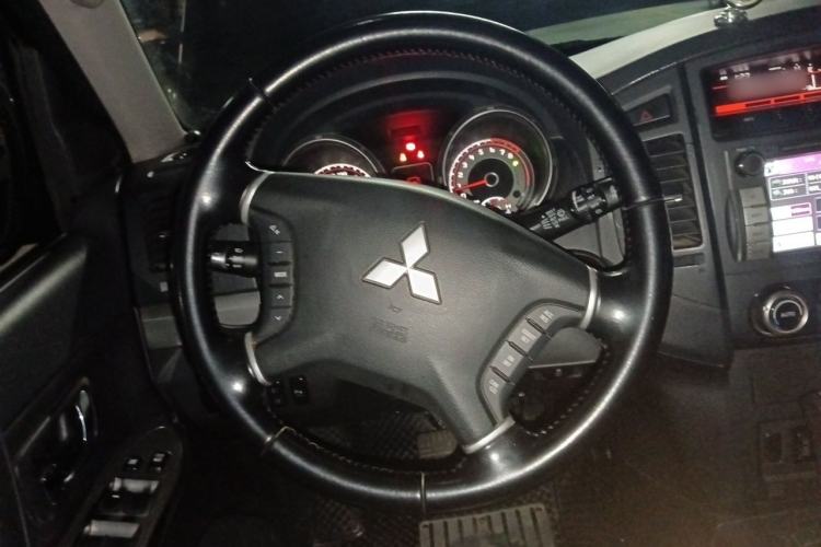 Used Mitsubishi Pajero 2012 3.0L Elite Edition Steering Wheel