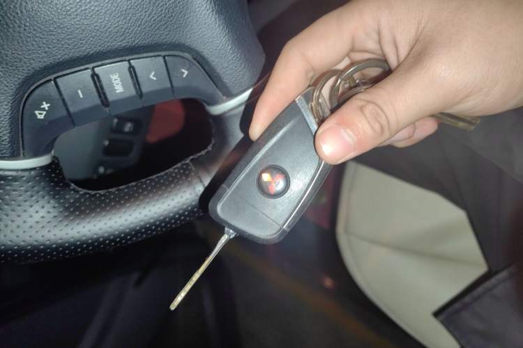 Used Mitsubishi Pajero 2012 3.0L Luxury Edition Vehicle Key