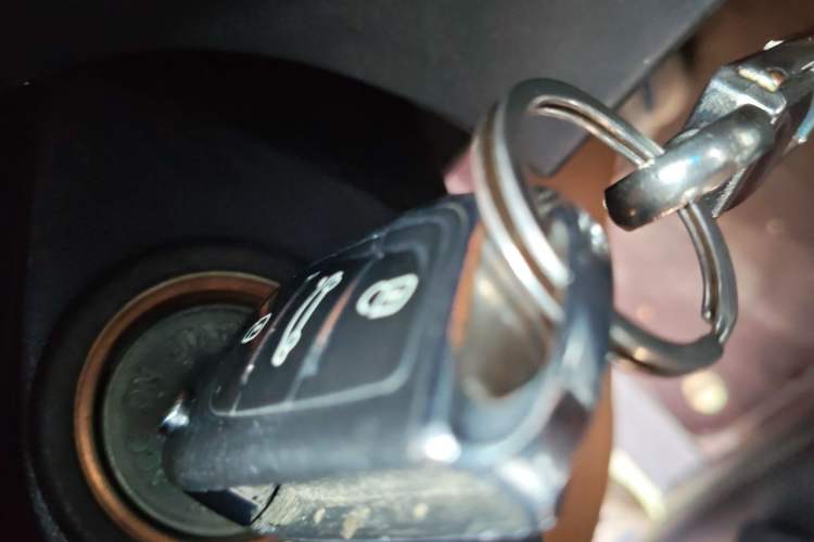 Used Mitsubishi Pajero 2012 3.0L Luxury Edition Vehicle Key