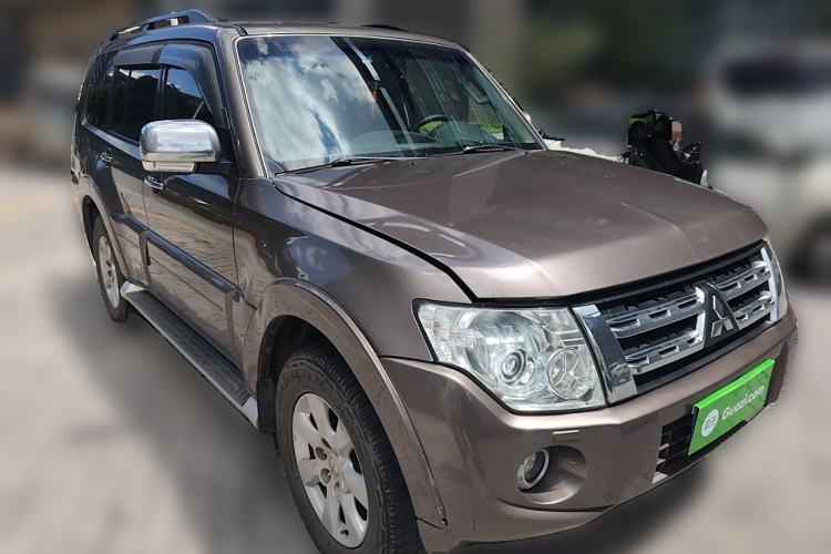 Used Mitsubishi Pajero 2012 3.0L Elite Edition Front Right 45 Deg