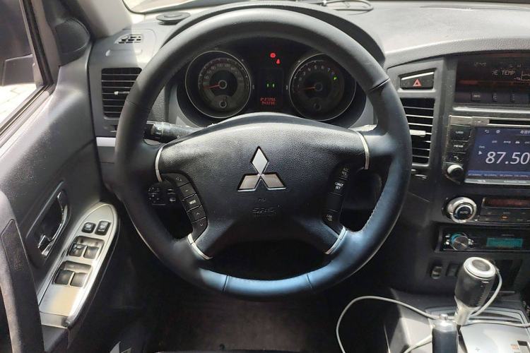 Used Mitsubishi Pajero 2012 3.0L Elite Edition Steering Wheel