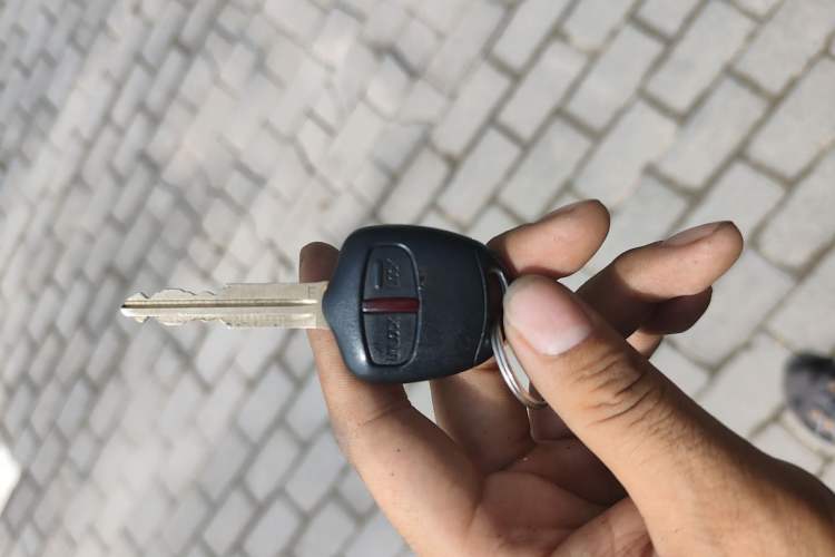 Used Mitsubishi Pajero 2012 3.0L Elite Edition Vehicle Key