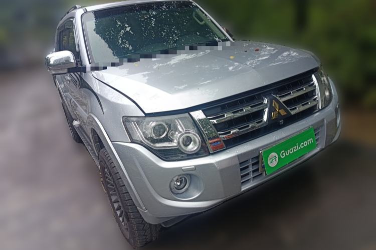 Used Mitsubishi Pajero 2012 3.0L Elite Upgrade Edition Exterior 2