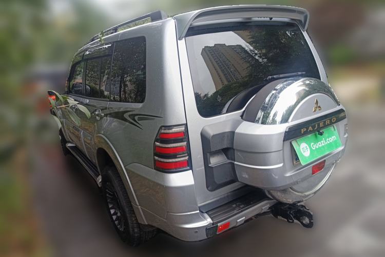 Used Mitsubishi Pajero 2012 3.0L Elite Upgrade Edition Exterior 3