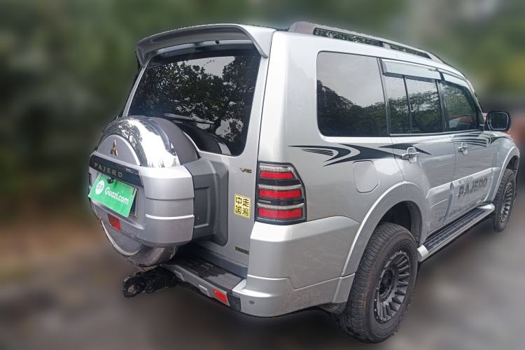Used Mitsubishi Pajero 2012 3.0L Elite Upgrade Edition Exterior 5