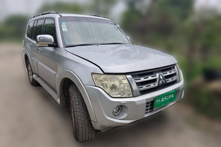 Used Mitsubishi Pajero 2012 3.0L Elite Edition Front Right 45 Deg