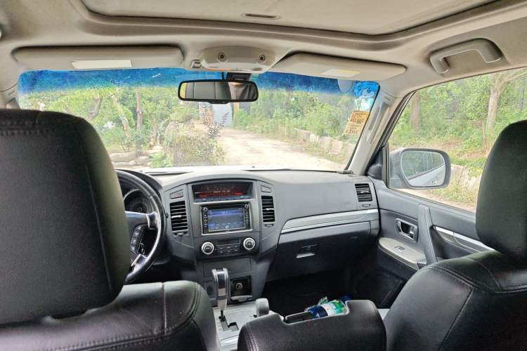 Used Mitsubishi Pajero 2012 3.0L Elite Edition Headliner