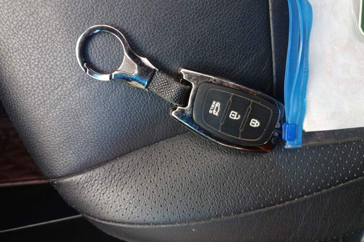 Used Mitsubishi Pajero 2012 3.0L Elite Upgrade Edition Interior 1