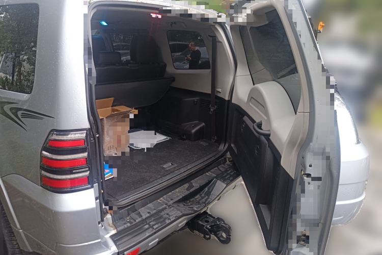 Used Mitsubishi Pajero 2012 3.0L Elite Upgrade Edition Trunk
