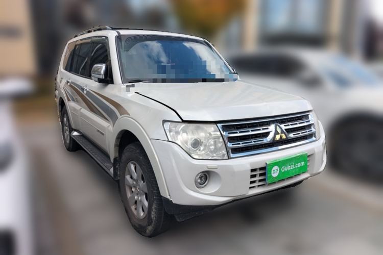 Used Mitsubishi Pajero 2012 3.0L Elite Upgrade Edition Front Right 45 Deg