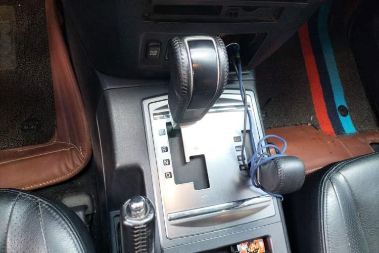 Used Mitsubishi Pajero 2012 3.0L Elite Upgrade Edition Gear Lever