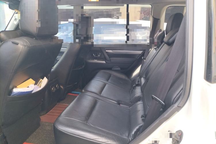 Used Mitsubishi Pajero 2012 3.0L Elite Upgrade Edition Left Rear Seat