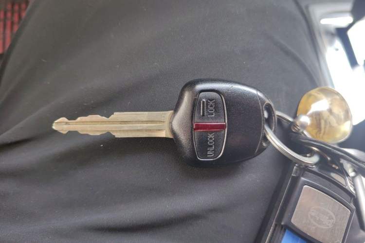 Used Mitsubishi Pajero 2012 3.0L Luxury Edition Vehicle Key